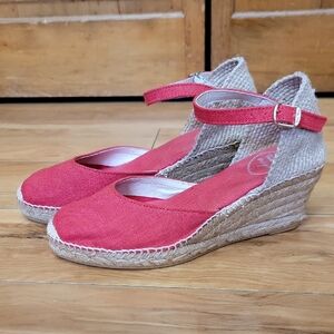 Toni Pons Size 37 Caldes Red Espadrille Wedge Sandals With Ankle Buckle Closure